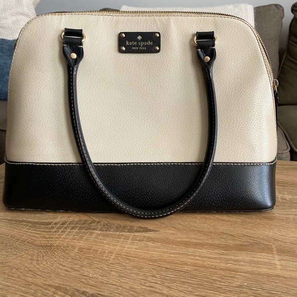 Kate Spade off white and black shoulder purse - Picture 2 of 9
